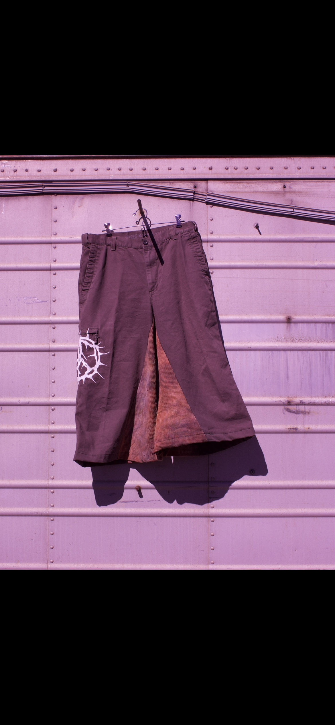 Peace comes from the thorns in life. (Capris/pants)