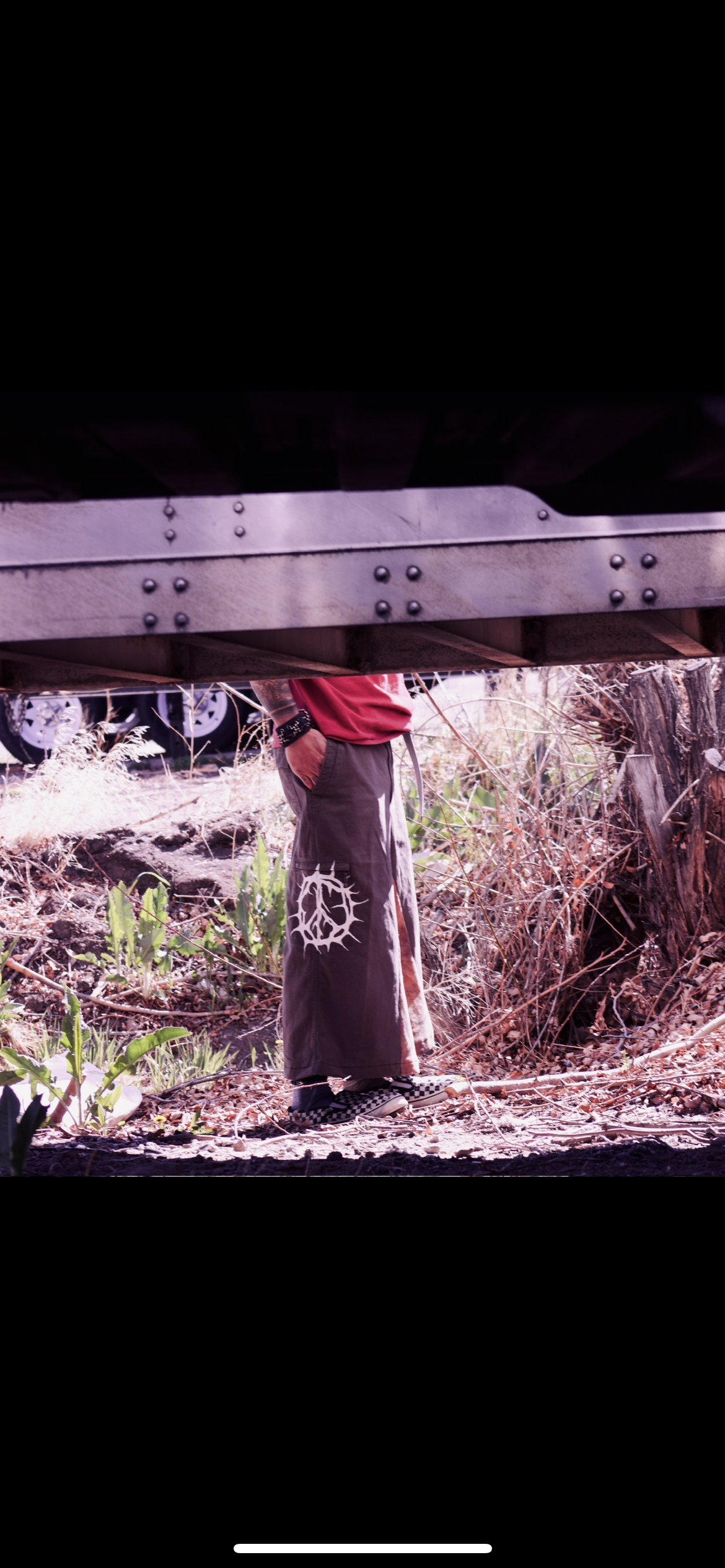 Peace comes from the thorns in life. (Capris/pants)